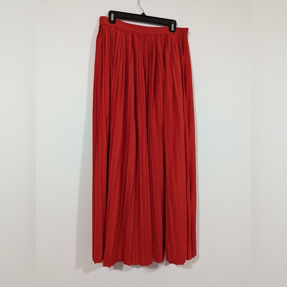Red Elastic Waist Maxi Skirt s:3x (actually 1X) - Picture 3 of 8